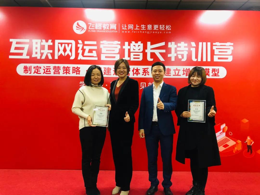 从被代运营坑20万到1场直播吸引800+客户，只因为做对4件事！